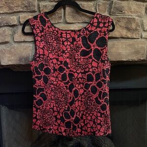NWT Petite Sophisticate Red and Black sleeveless Top. Large